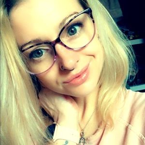 Meet your Posher, Loree-beth